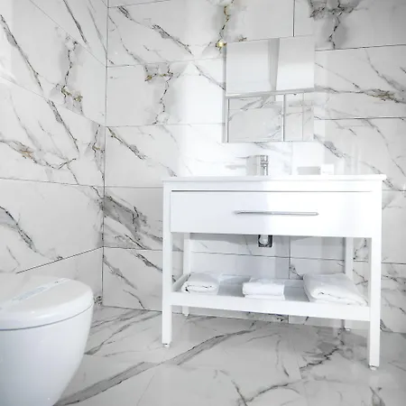 Ocean Blue High Class & מלון אולודניץ