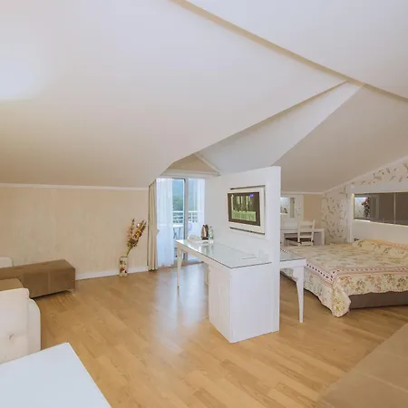 Ocean Blue High Class & 4*