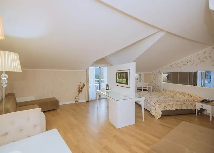 Ocean Blue High Class & 4*