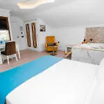 Ocean Blue High Class & Hotel